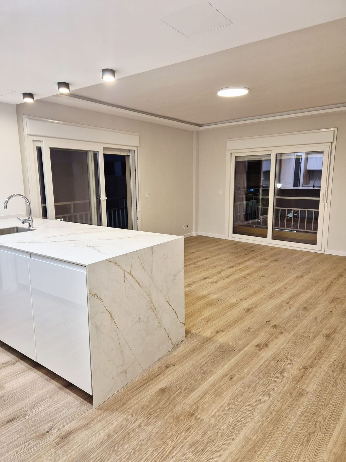 Se vende Apartamento Planta Media de 3 dormitorios en Costa Del Sol, Málaga, España