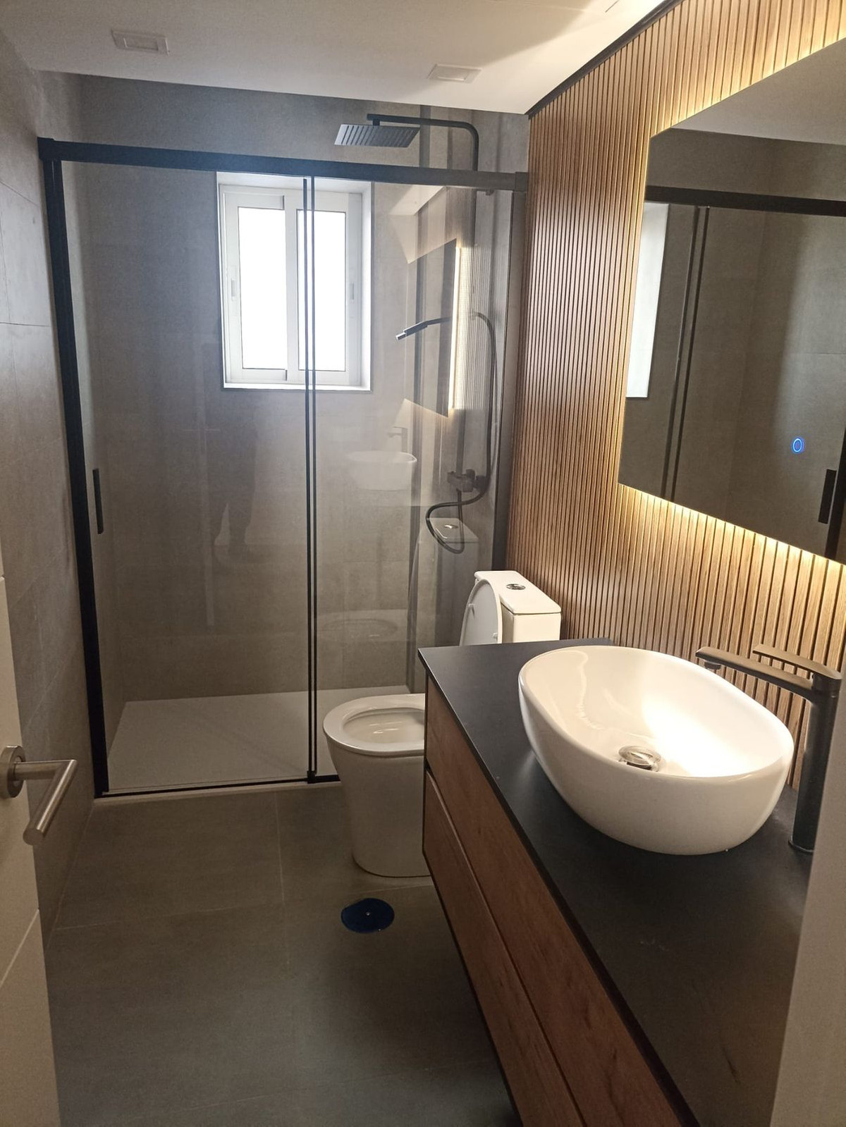 Se vende Apartamento Planta Media de 3 dormitorios en Costa Del Sol, Málaga, España