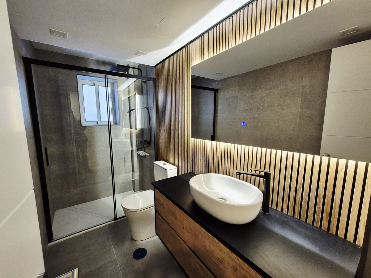 Se vende Apartamento Planta Media de 3 dormitorios en Costa Del Sol, Málaga, España