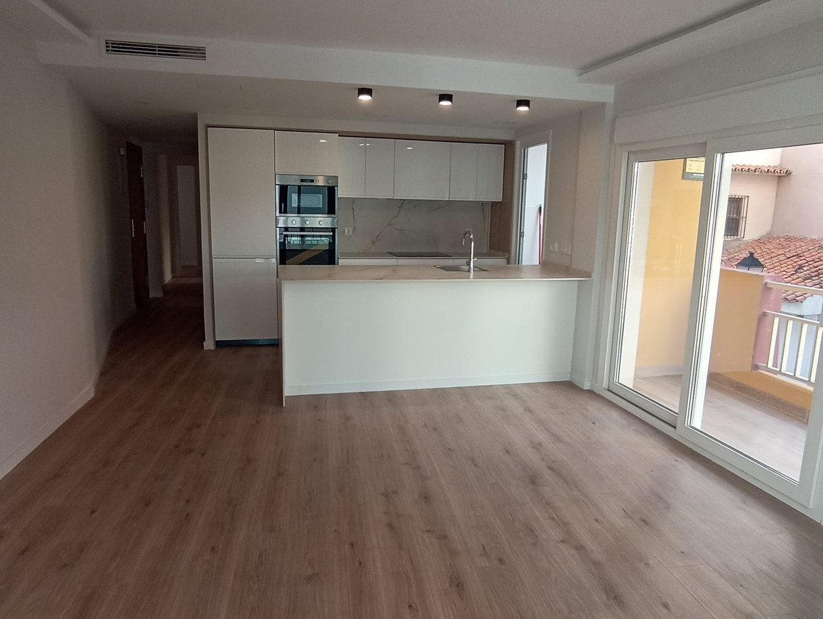 Se vende Apartamento Planta Media de 3 dormitorios en Costa Del Sol, Málaga, España