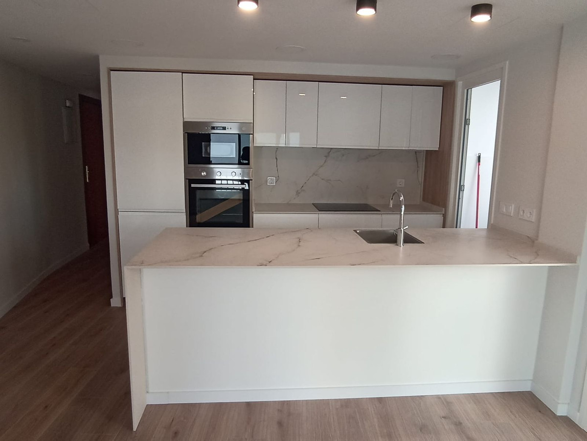 Se vende Apartamento Planta Media de 3 dormitorios en Costa Del Sol, Málaga, España