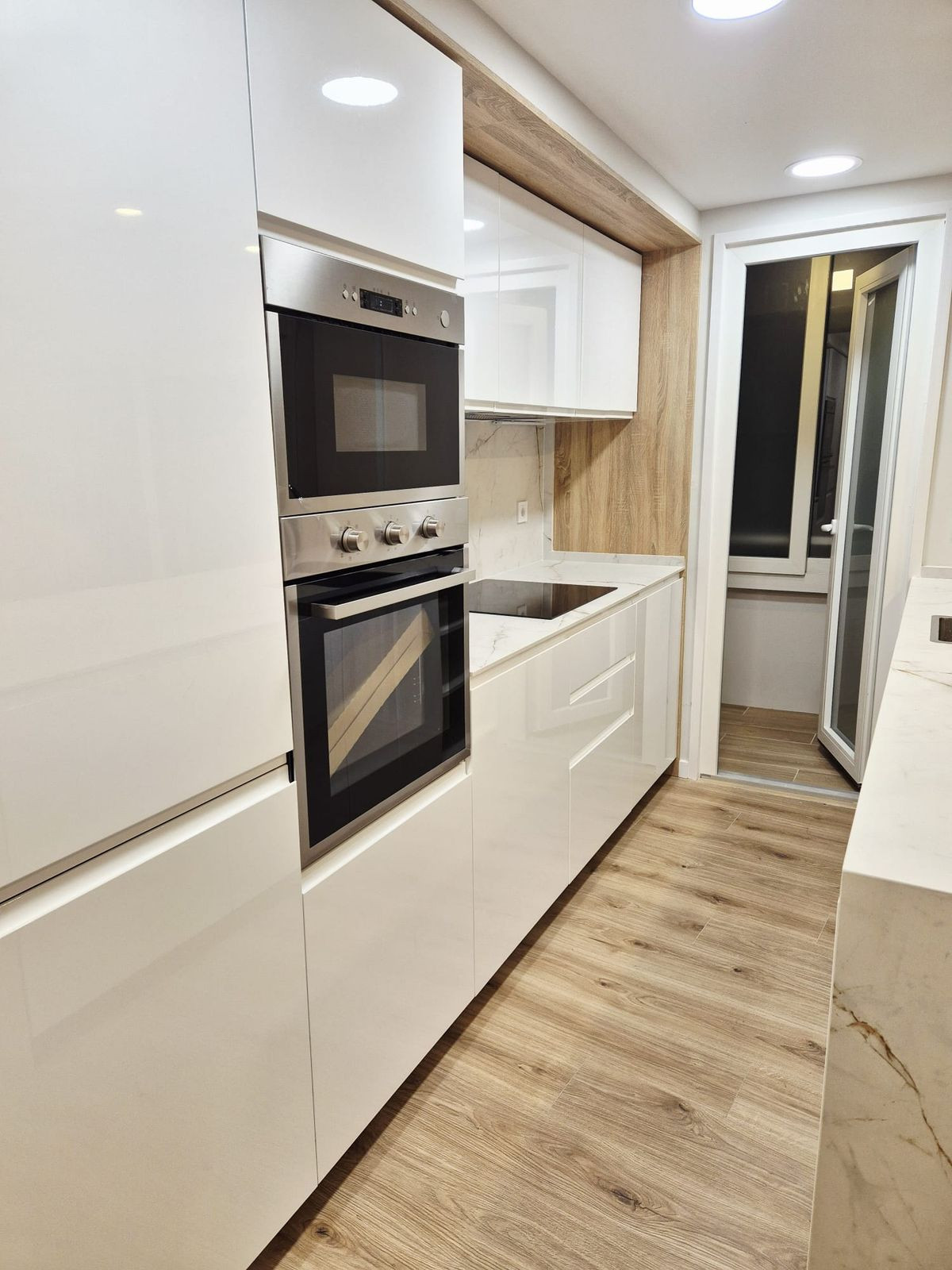 Se vende Apartamento Planta Media de 3 dormitorios en Costa Del Sol, Málaga, España