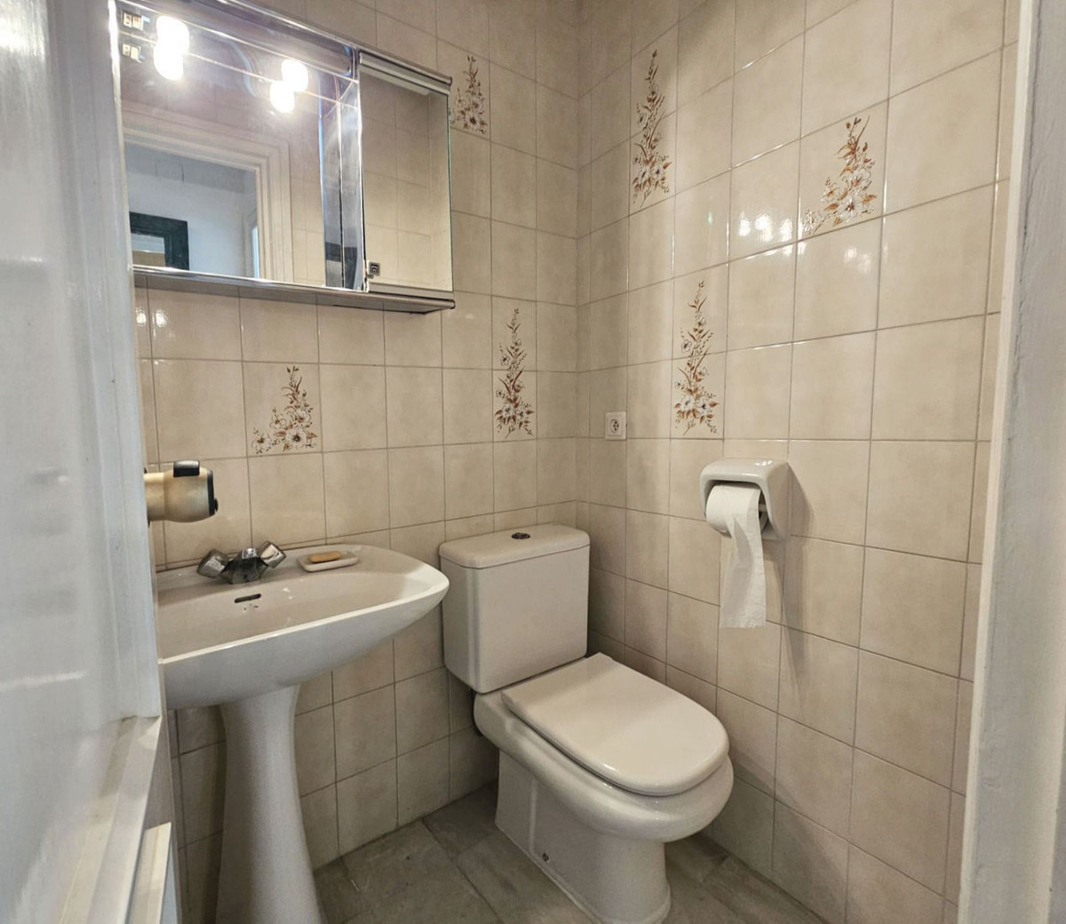 2 Bed Apartment for sale in Calahonda Costa Del Sol, Málaga, Spain