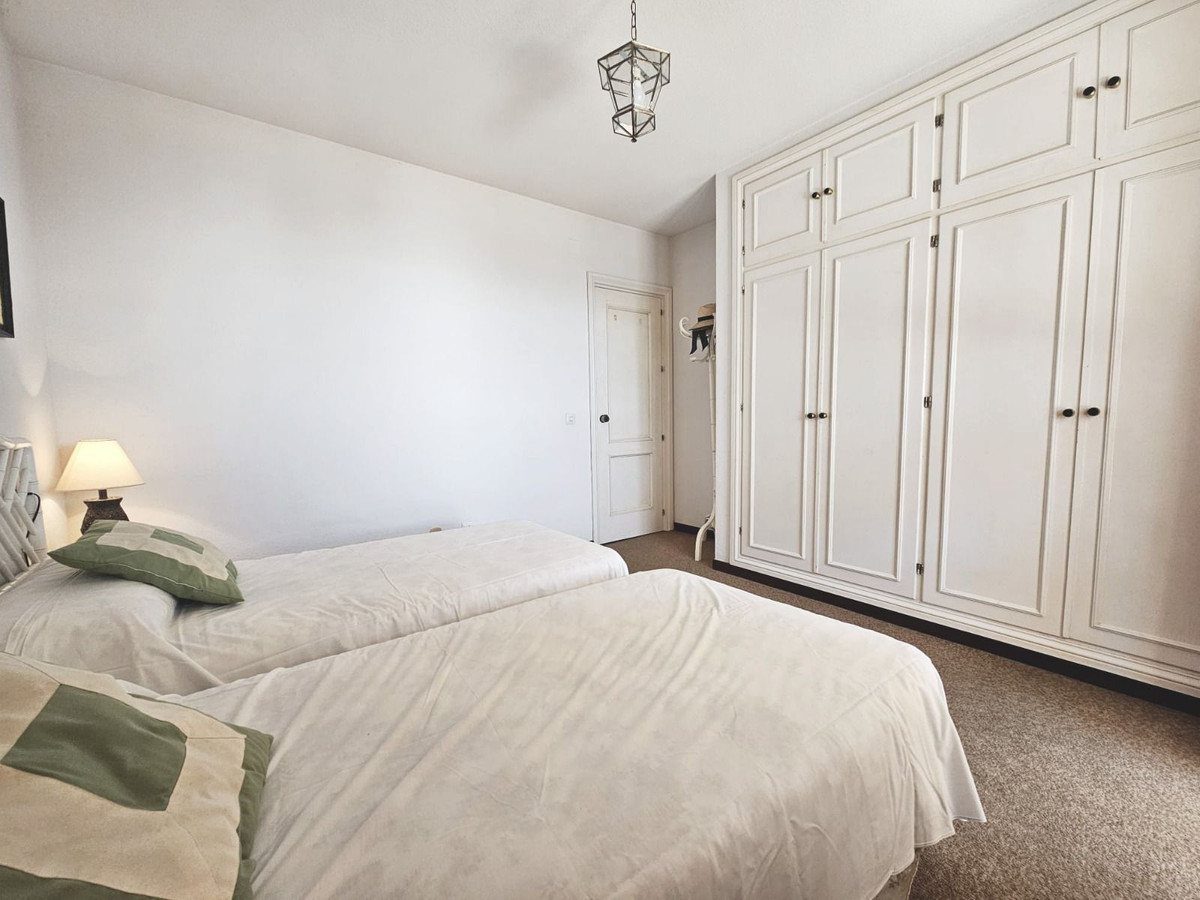 2 Bed Apartment for sale in Calahonda Costa Del Sol, Málaga, Spain