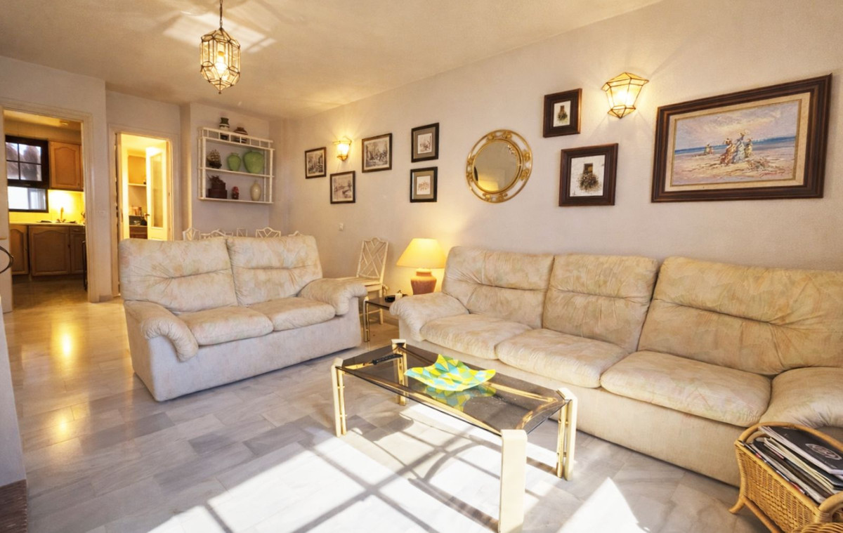 2 Bed Apartment for sale in Calahonda Costa Del Sol, Málaga, Spain