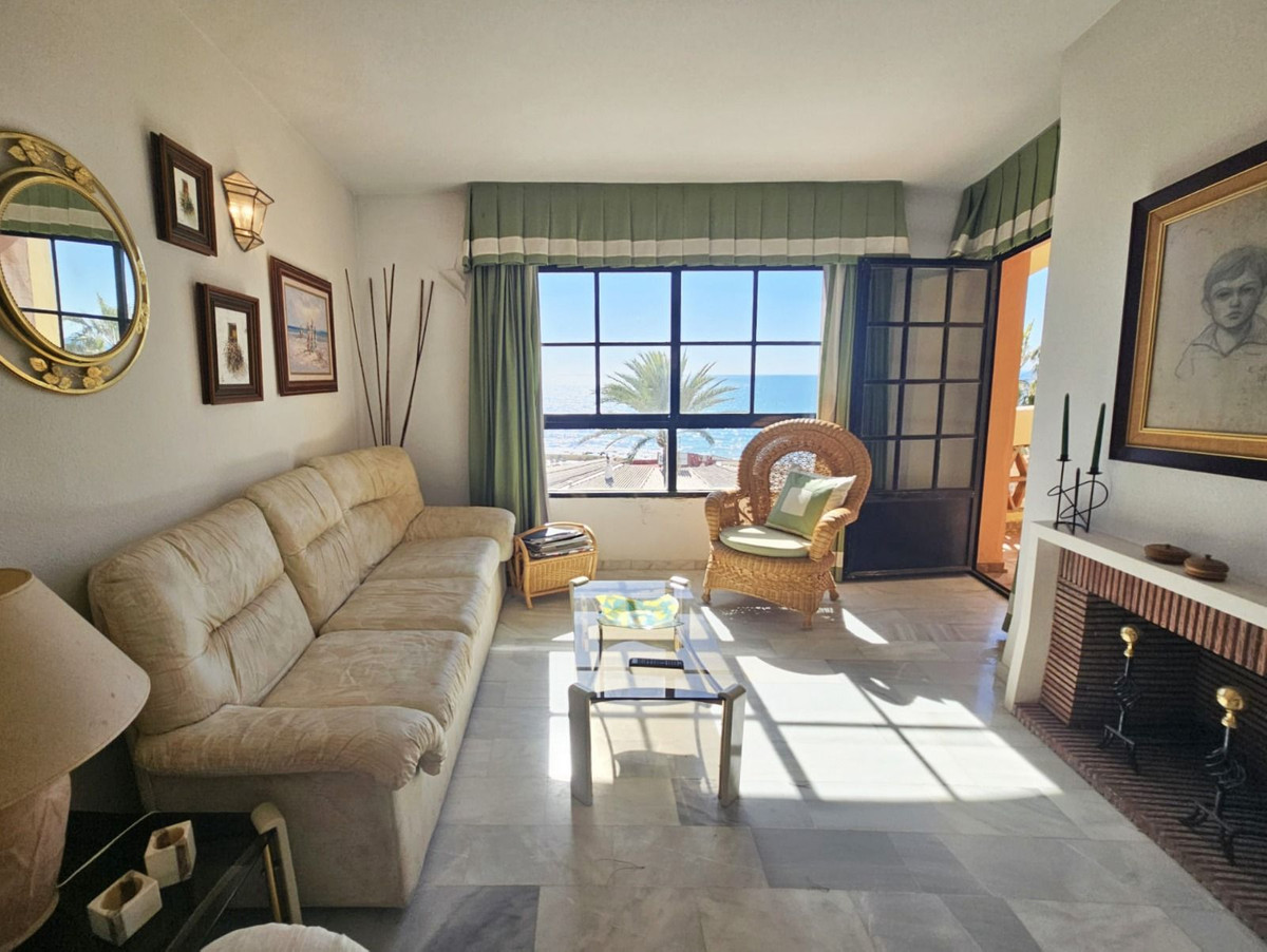 2 Bed Apartment for sale in Calahonda Costa Del Sol, Málaga, Spain