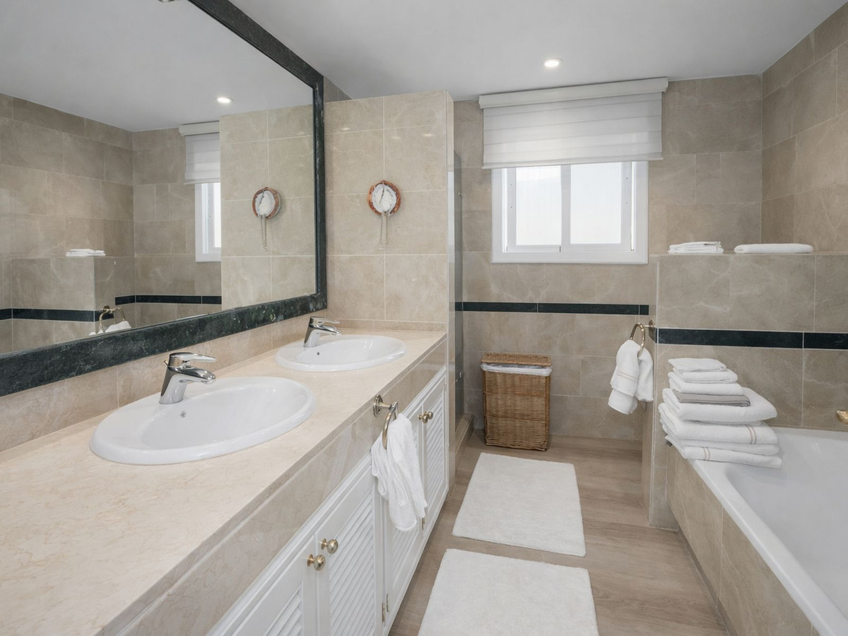 2 Bed Apartment for sale in Elviria Costa Del Sol, Málaga, Spain