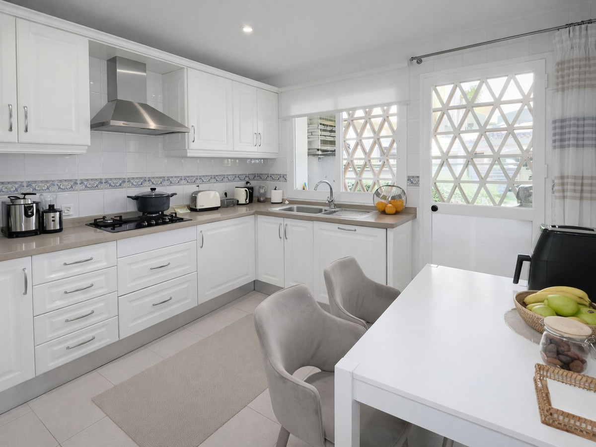 2 Bed Apartment for sale in Elviria Costa Del Sol, Málaga, Spain