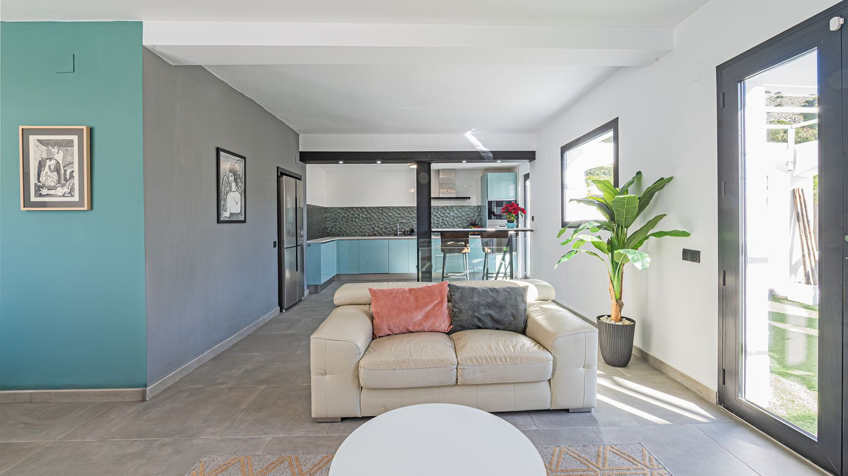 Se vende Villa - Chalet de 3 dormitorios en Costa Del Sol, Málaga, España