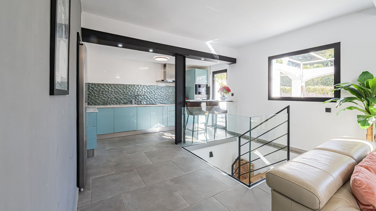 Se vende Villa - Chalet de 3 dormitorios en Costa Del Sol, Málaga, España