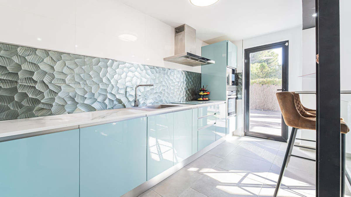 Se vende Villa - Chalet de 3 dormitorios en Costa Del Sol, Málaga, España
