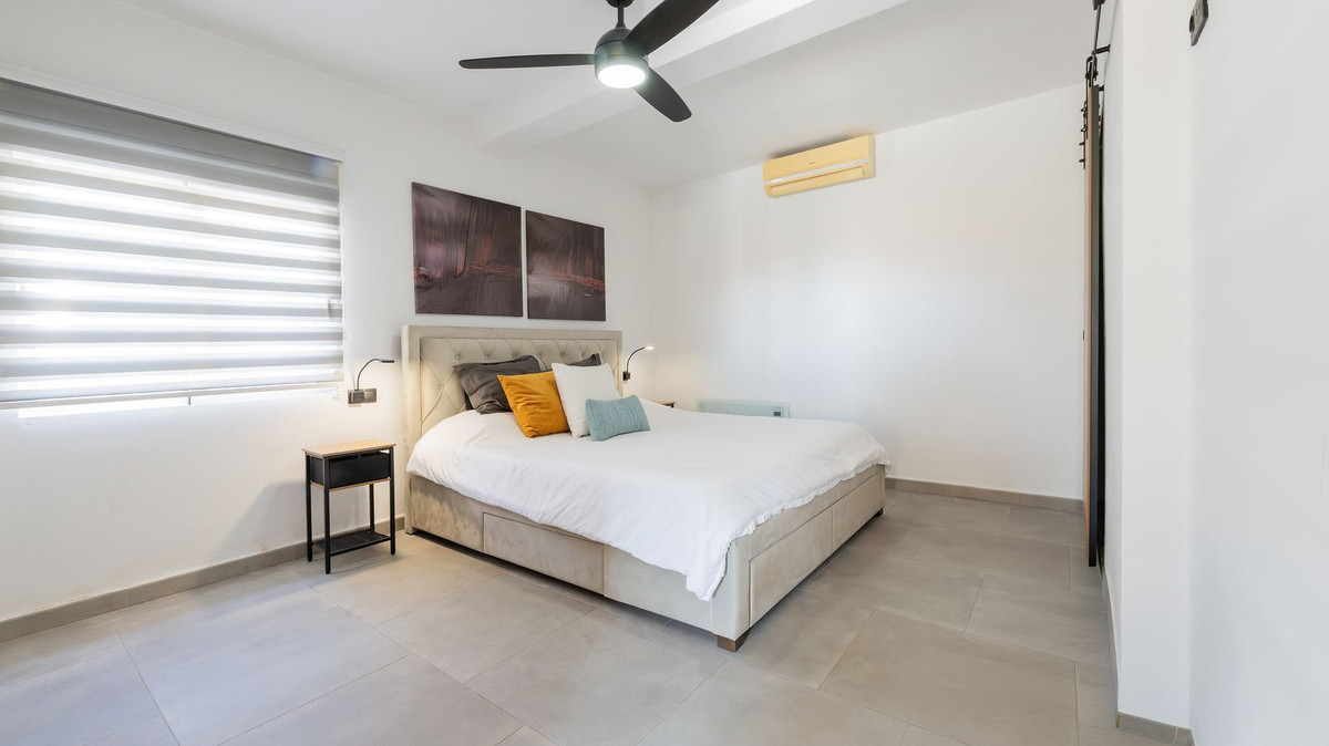 Se vende Villa - Chalet de 3 dormitorios en Costa Del Sol, Málaga, España