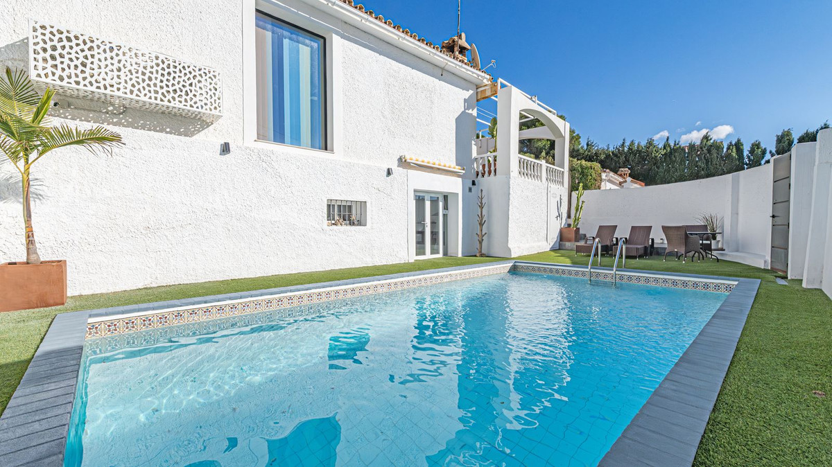 Se vende Villa - Chalet de 3 dormitorios en Costa Del Sol, Málaga, España