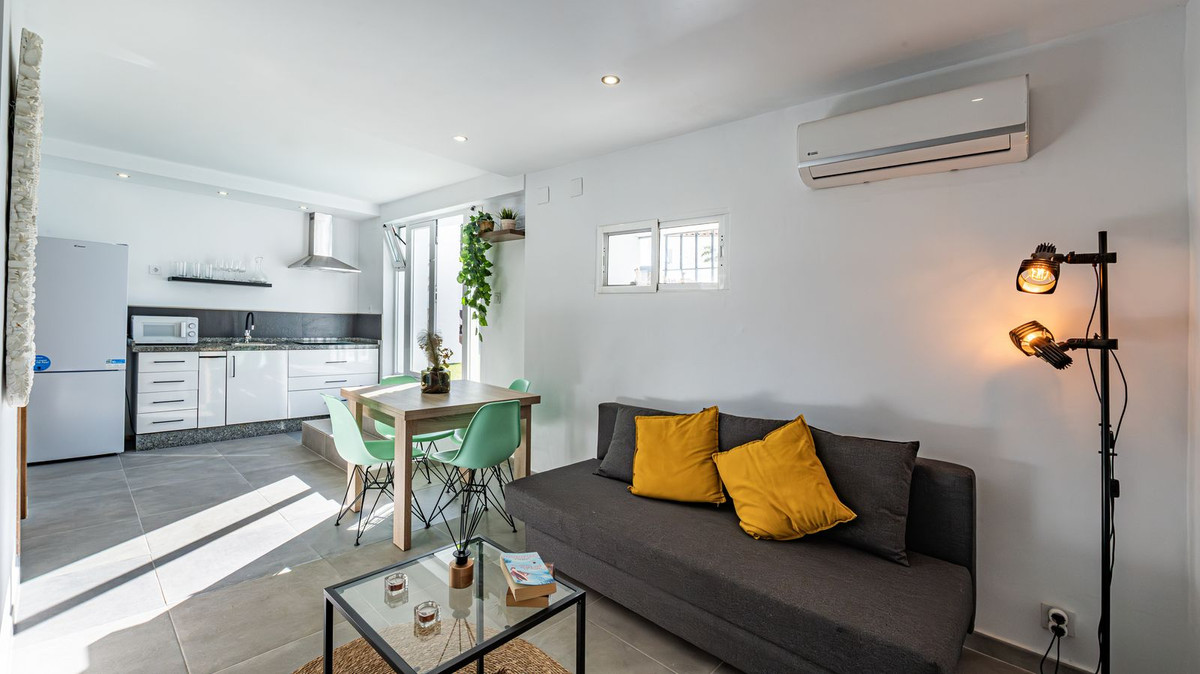 Se vende Villa - Chalet de 3 dormitorios en Costa Del Sol, Málaga, España