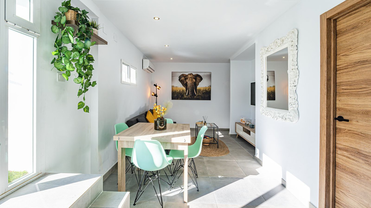 Se vende Villa - Chalet de 3 dormitorios en Costa Del Sol, Málaga, España