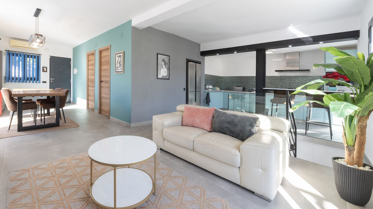 Se vende Villa - Chalet de 3 dormitorios en Costa Del Sol, Málaga, España