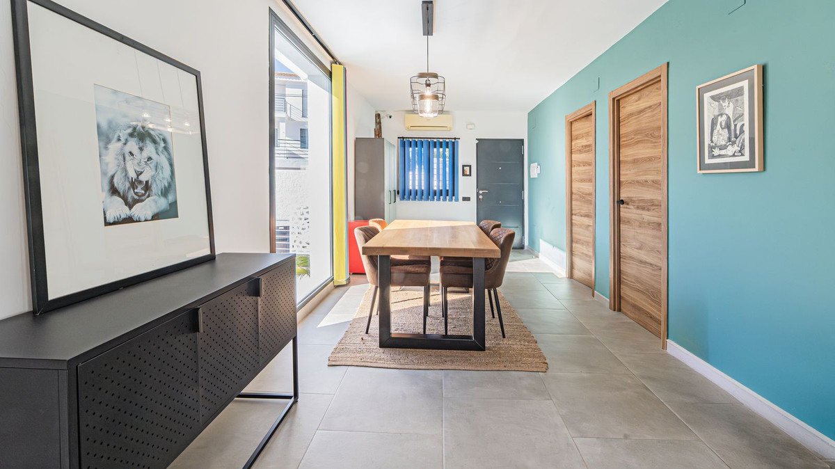 Se vende Villa - Chalet de 3 dormitorios en Costa Del Sol, Málaga, España
