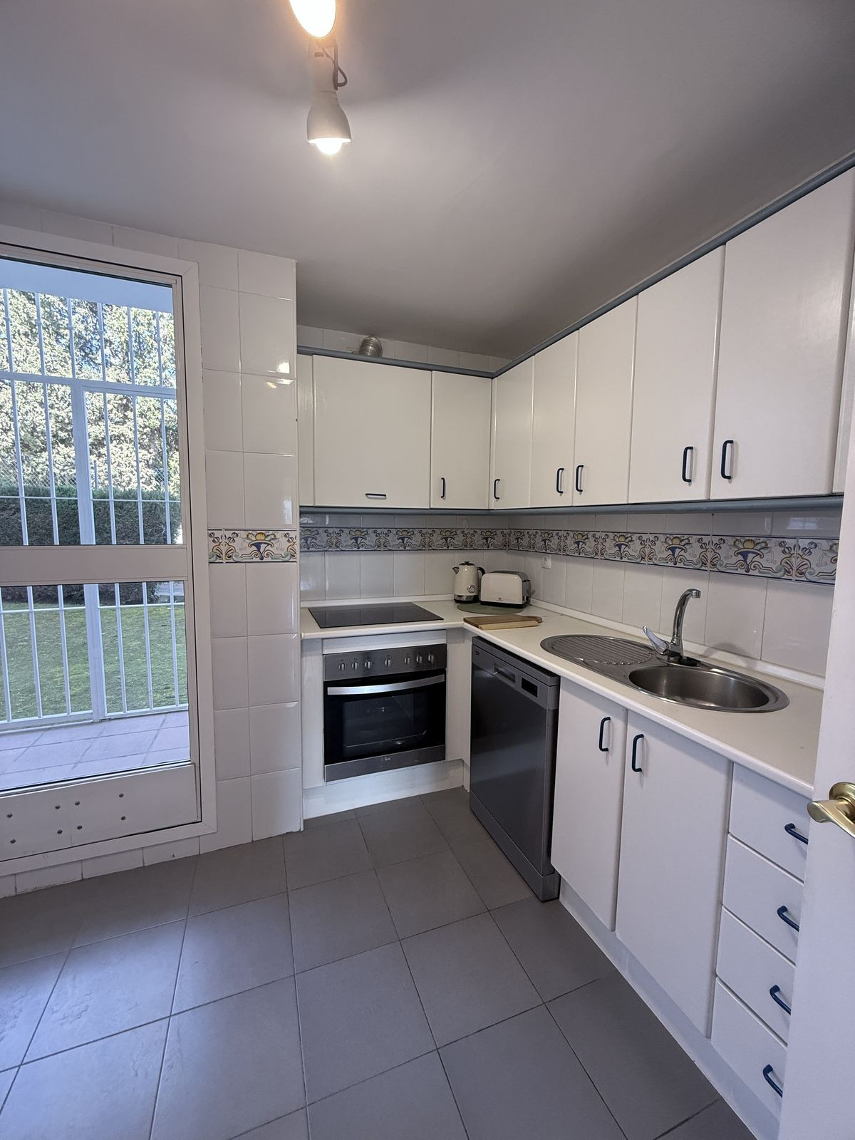 Se vende Apartamento Planta Baja de 2 dormitorios en Costa Del Sol, Málaga, España