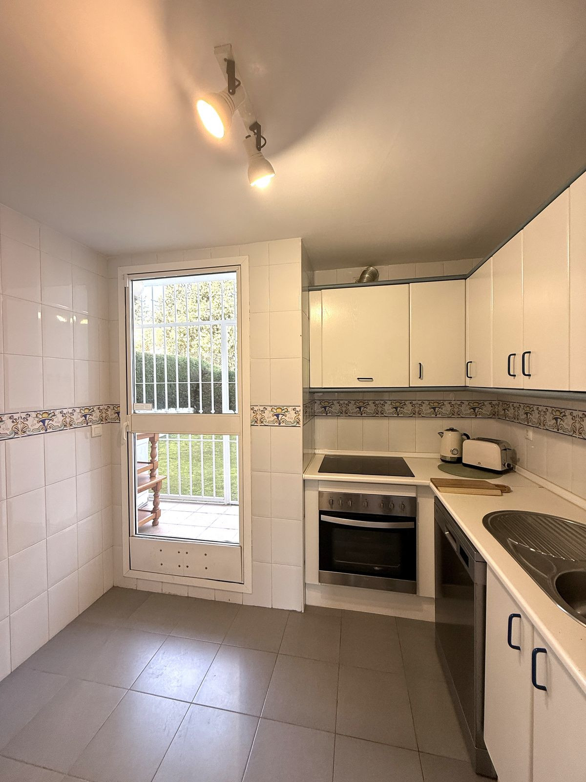 Se vende Apartamento Planta Baja de 2 dormitorios en Costa Del Sol, Málaga, España