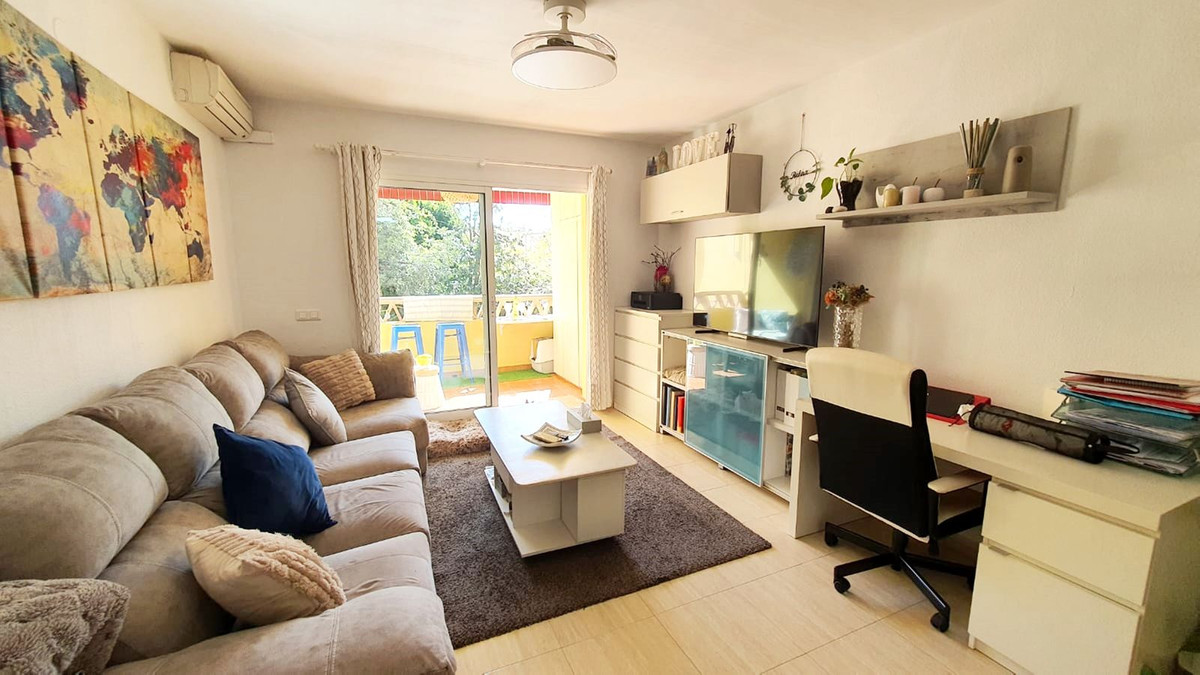 1 Bed Apartment for sale in Los Pacos Costa Del Sol, Málaga, Spain