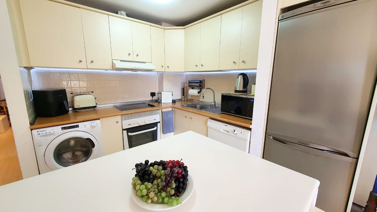 1 Bed Apartment for sale in Los Pacos Costa Del Sol, Málaga, Spain