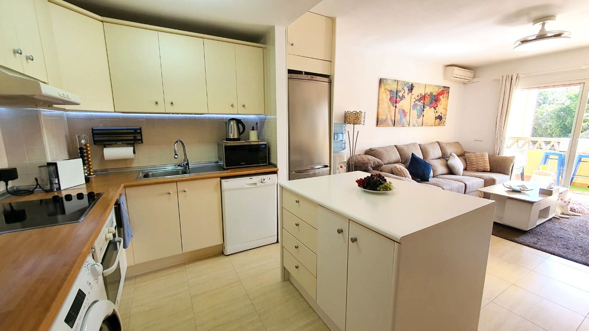 1 Bed Apartment for sale in Los Pacos Costa Del Sol, Málaga, Spain