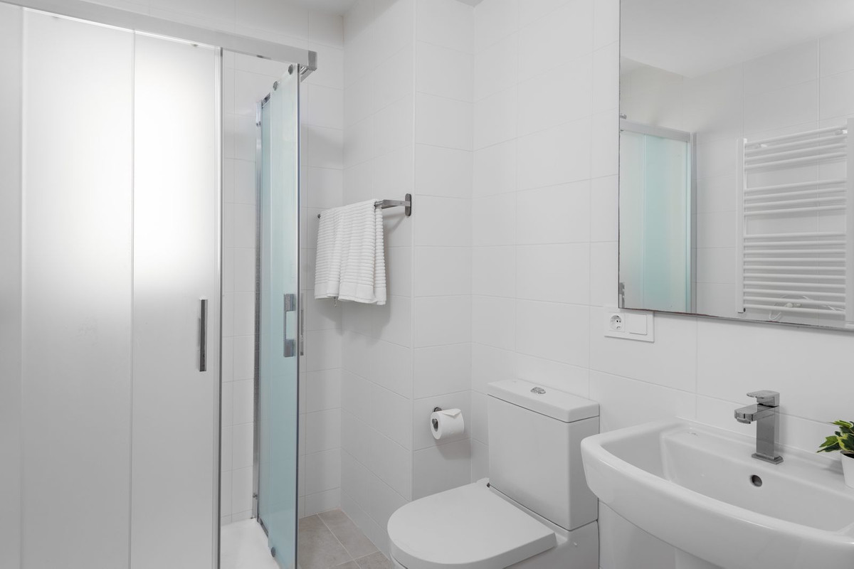 2 Bed Apartment for sale in Estepona Costa Del Sol, Málaga, Spain