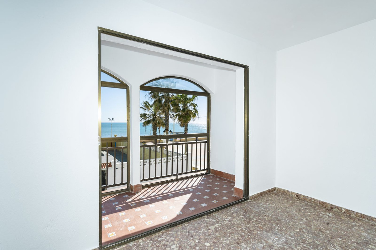 4 Bed Apartment for sale in San Luis De Sabinillas Costa Del Sol, Málaga, Spain