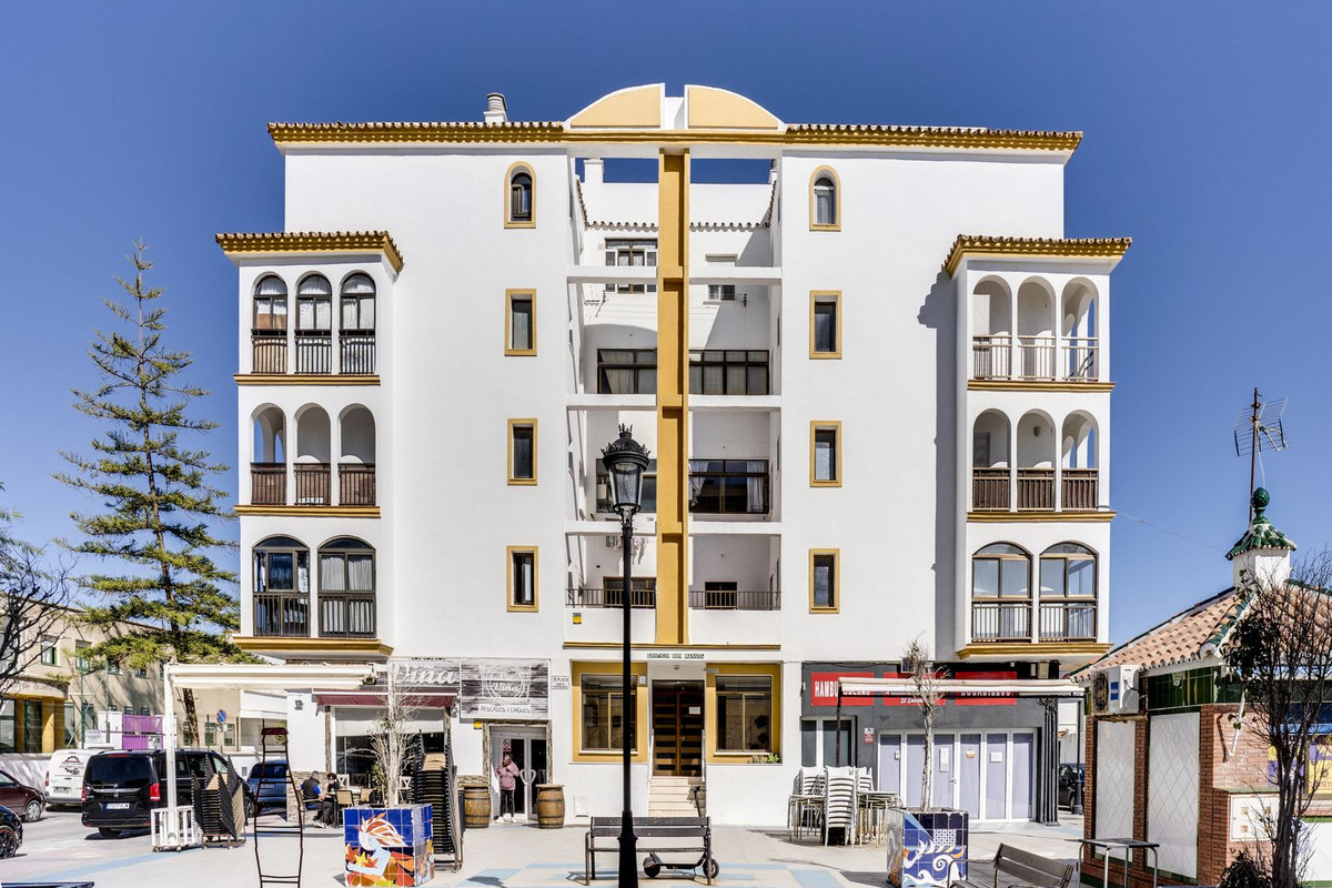 4 Bed Apartment for sale in San Luis De Sabinillas Costa Del Sol, Málaga, Spain
