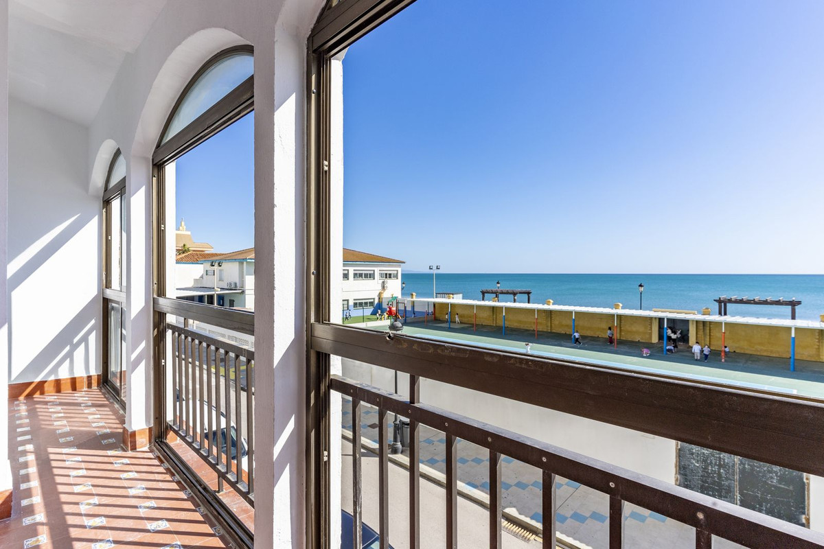4 Bed Apartment for sale in San Luis De Sabinillas Costa Del Sol, Málaga, Spain