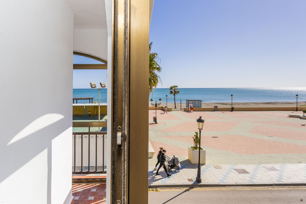4 Bed Apartment for sale in San Luis De Sabinillas Costa Del Sol, Málaga, Spain