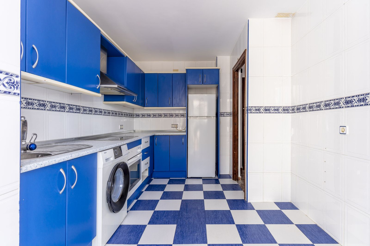 4 Bed Apartment for sale in San Luis De Sabinillas Costa Del Sol, Málaga, Spain