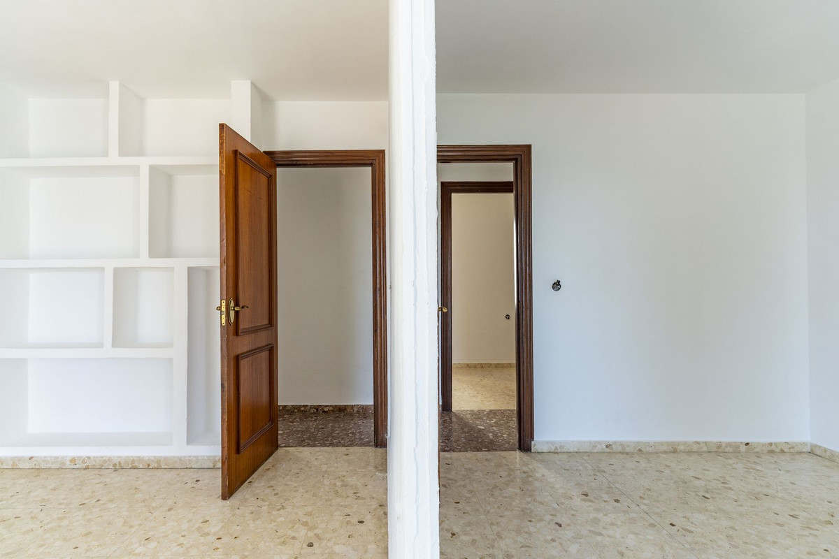 4 Bed Apartment for sale in San Luis De Sabinillas Costa Del Sol, Málaga, Spain
