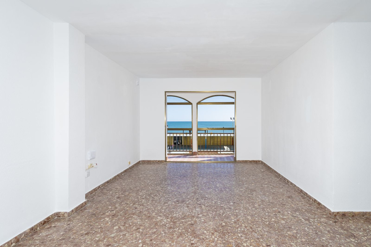 4 Bed Apartment for sale in San Luis De Sabinillas Costa Del Sol, Málaga, Spain