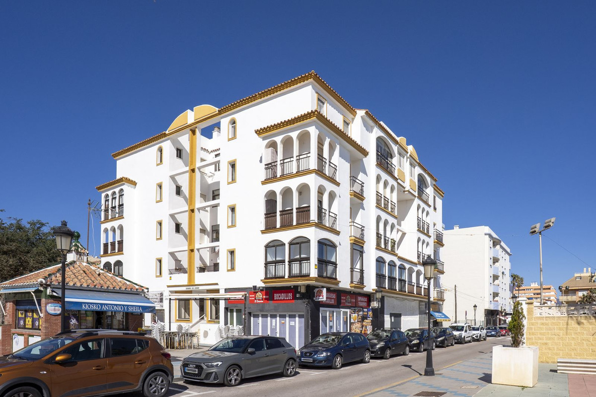 4 Bed Apartment for sale in San Luis De Sabinillas Costa Del Sol, Málaga, Spain