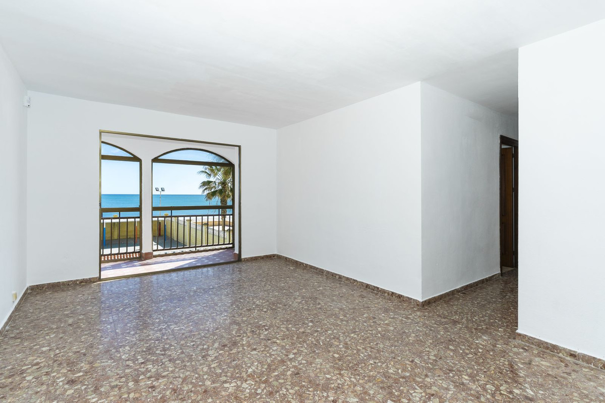 4 Bed Apartment for sale in San Luis De Sabinillas Costa Del Sol, Málaga, Spain