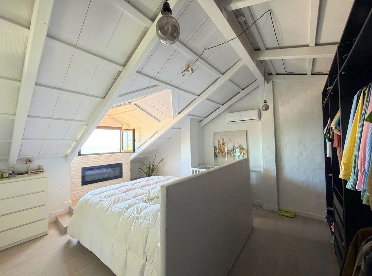 Se vende Villa - Chalet de 3 dormitorios en Costa Del Sol, Cadiz, España