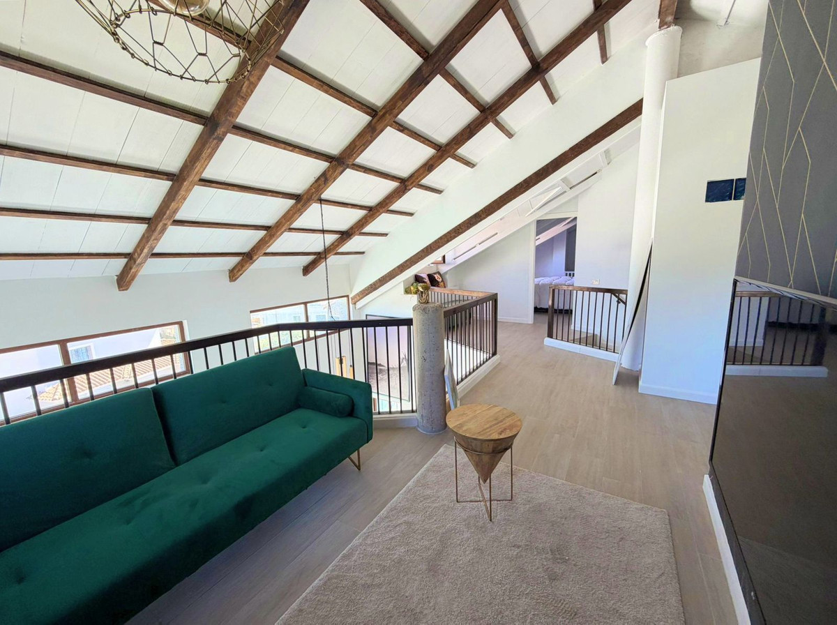 Se vende Villa - Chalet de 3 dormitorios en Costa Del Sol, Cadiz, España