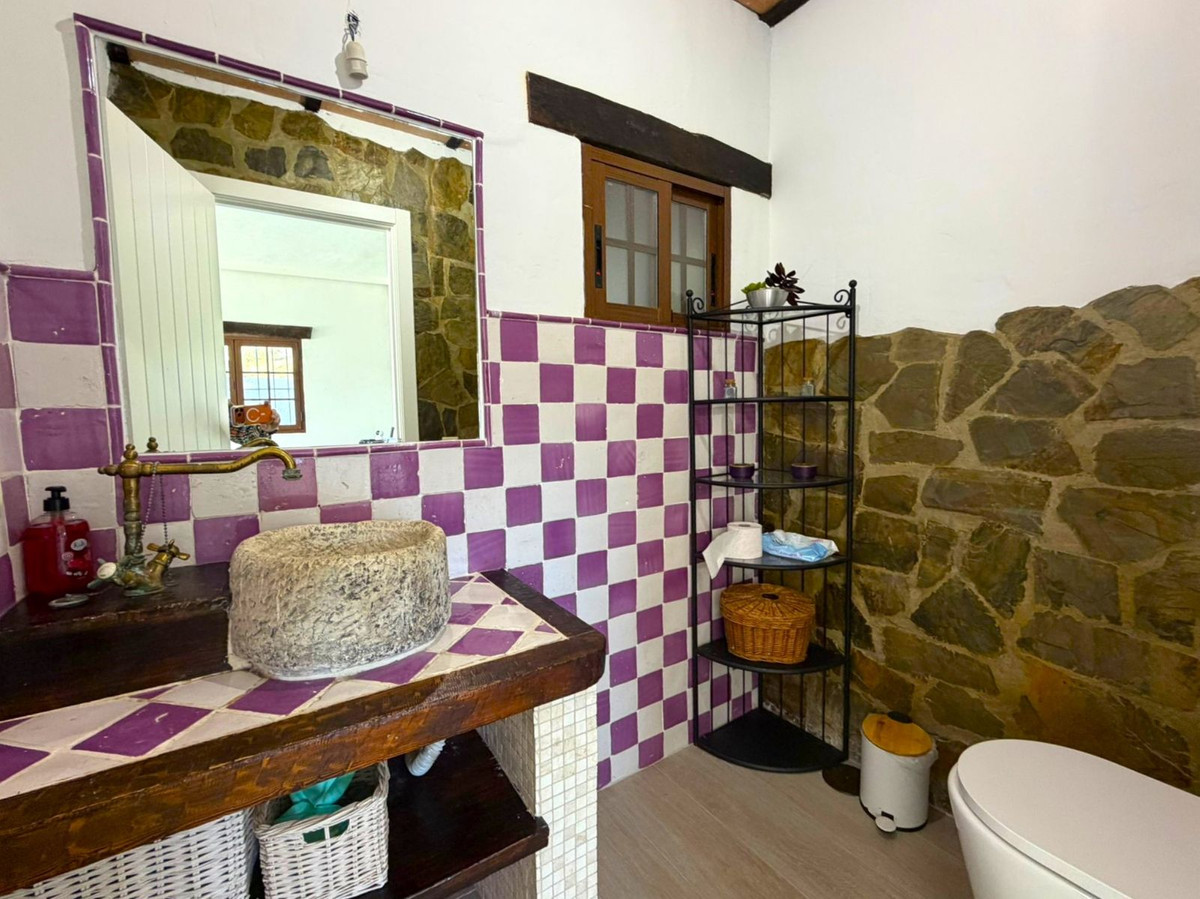 Se vende Villa - Chalet de 3 dormitorios en Costa Del Sol, Cadiz, España