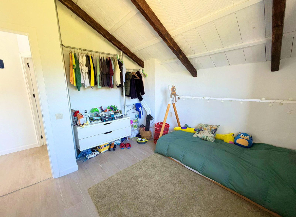 Se vende Villa - Chalet de 3 dormitorios en Costa Del Sol, Cadiz, España