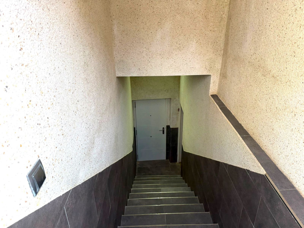 Se vende Villa - Chalet de 3 dormitorios en Costa Del Sol, Cadiz, España
