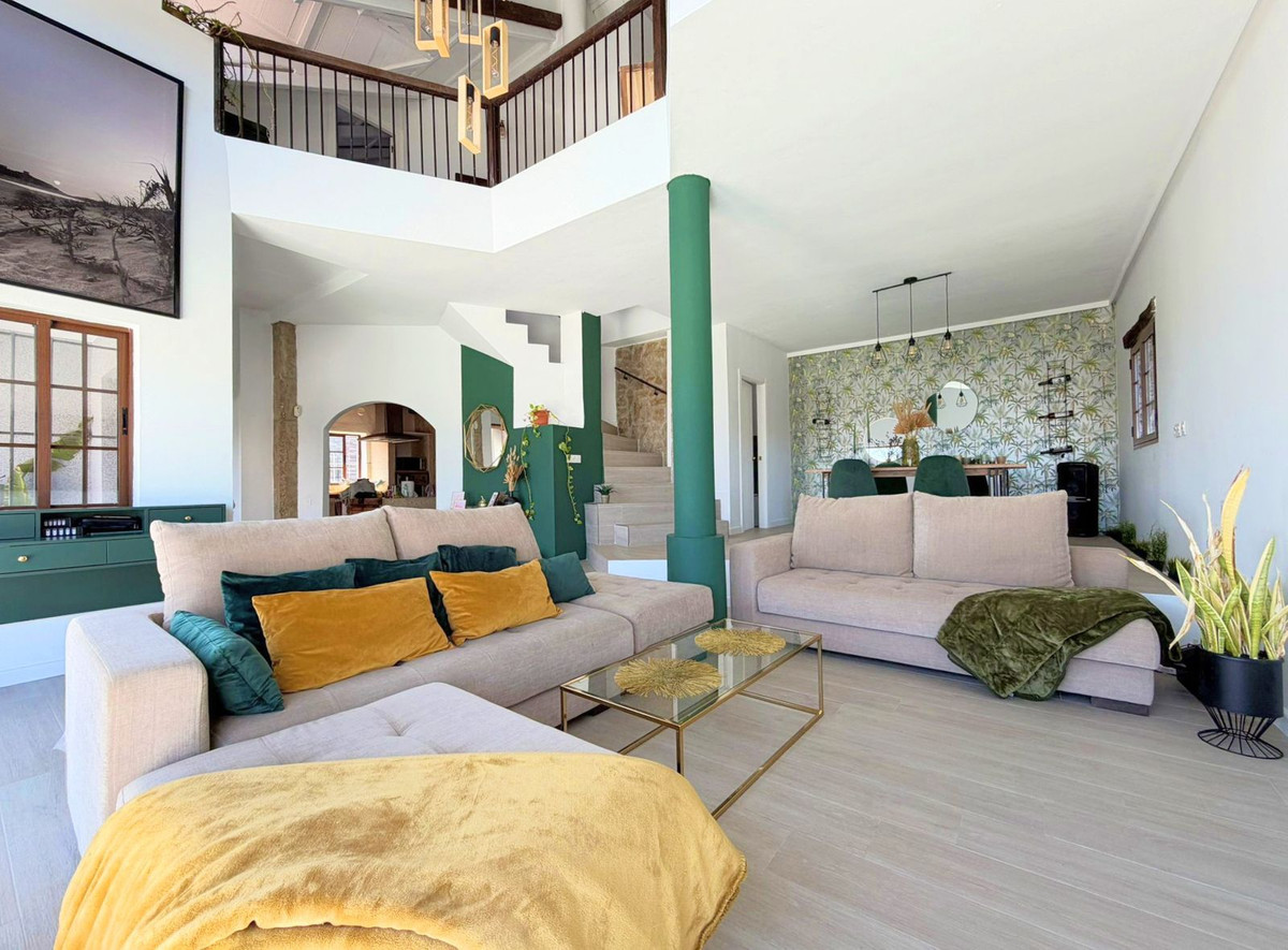 Se vende Villa - Chalet de 3 dormitorios en Costa Del Sol, Cadiz, España