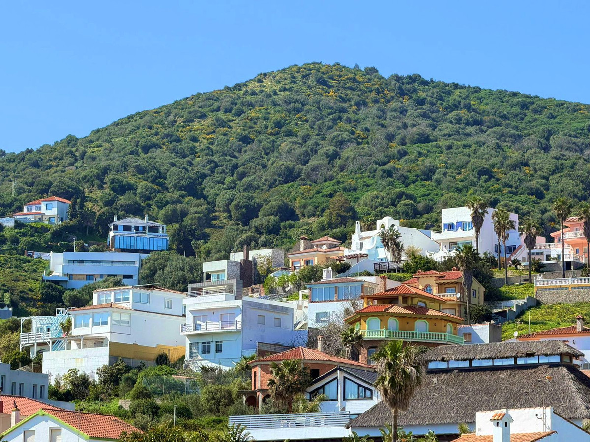Se vende Villa - Chalet de 3 dormitorios en Costa Del Sol, Cadiz, España