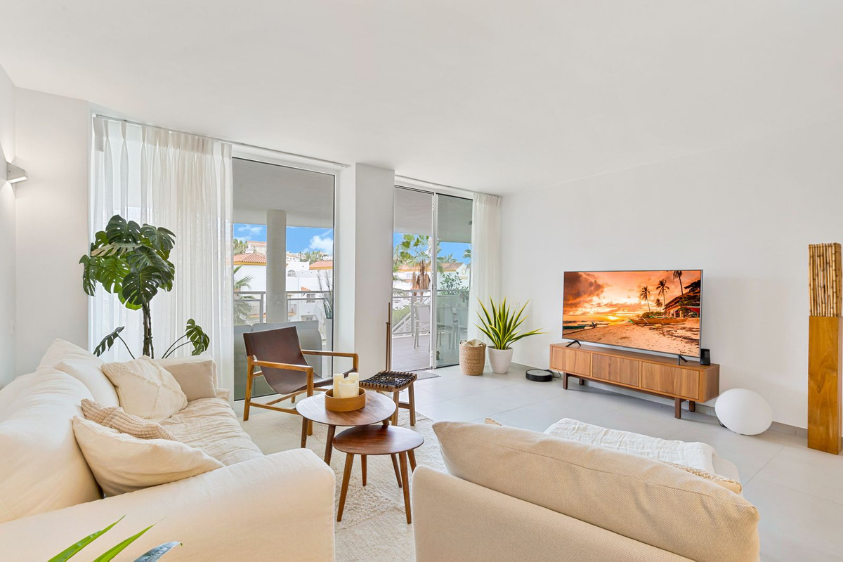 3 Bed Apartment for sale in Benalmadena Costa Costa Del Sol, Málaga, Spain
