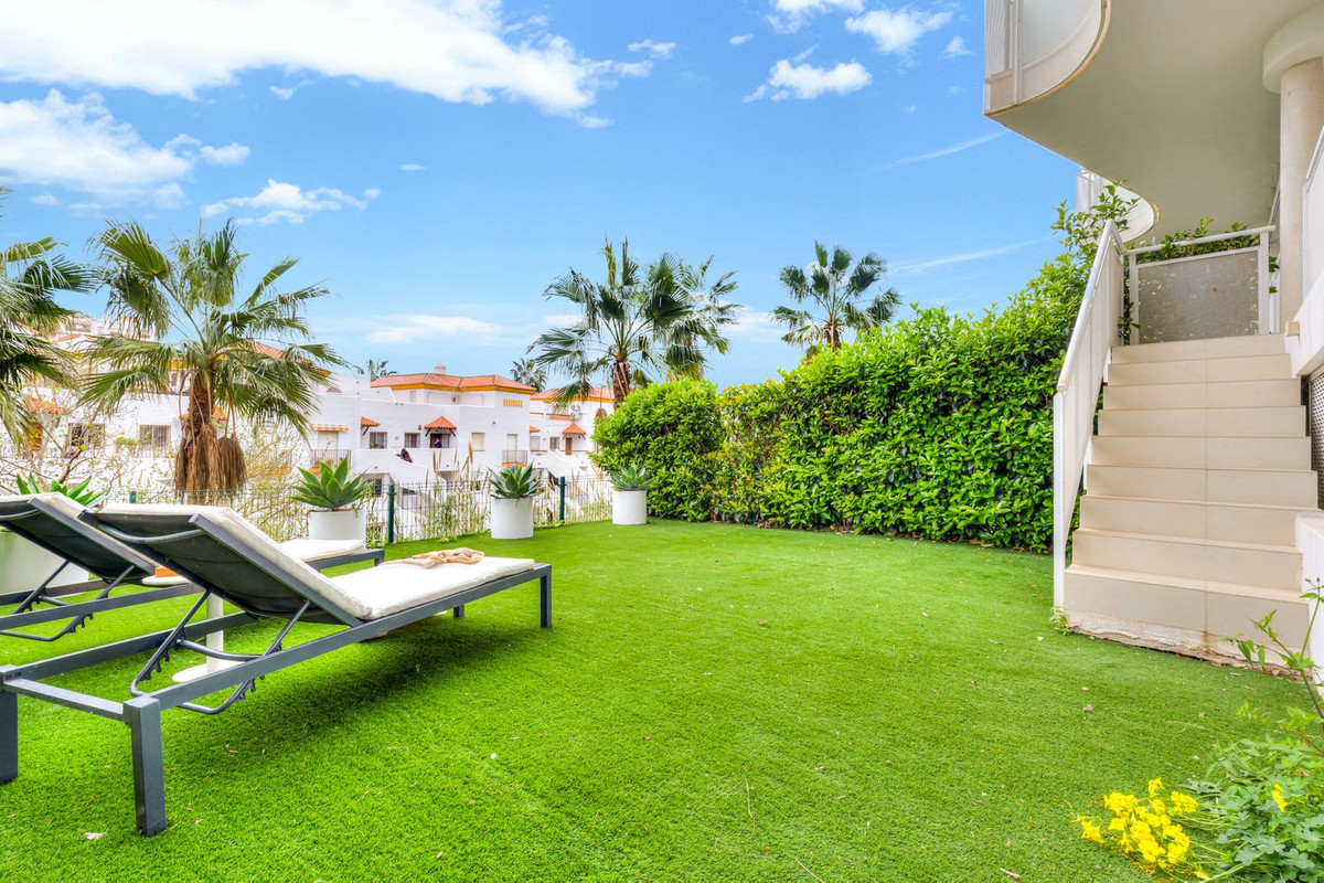 3 Bed Apartment for sale in Benalmadena Costa Costa Del Sol, Málaga, Spain