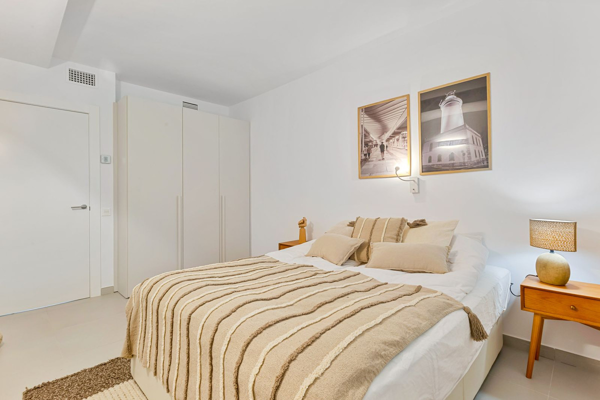 3 Bed Apartment for sale in Benalmadena Costa Costa Del Sol, Málaga, Spain