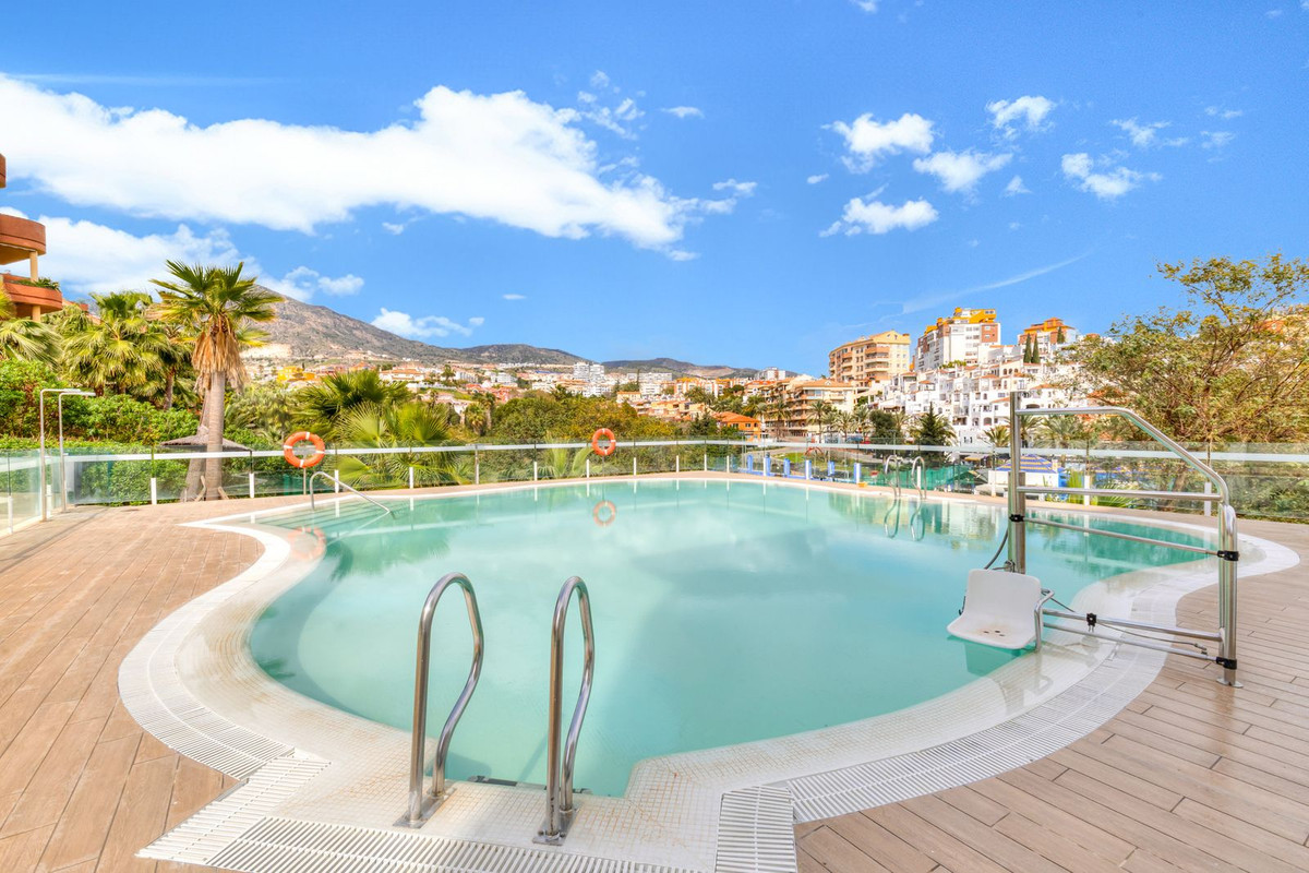 3 Bed Apartment for sale in Benalmadena Costa Costa Del Sol, Málaga, Spain