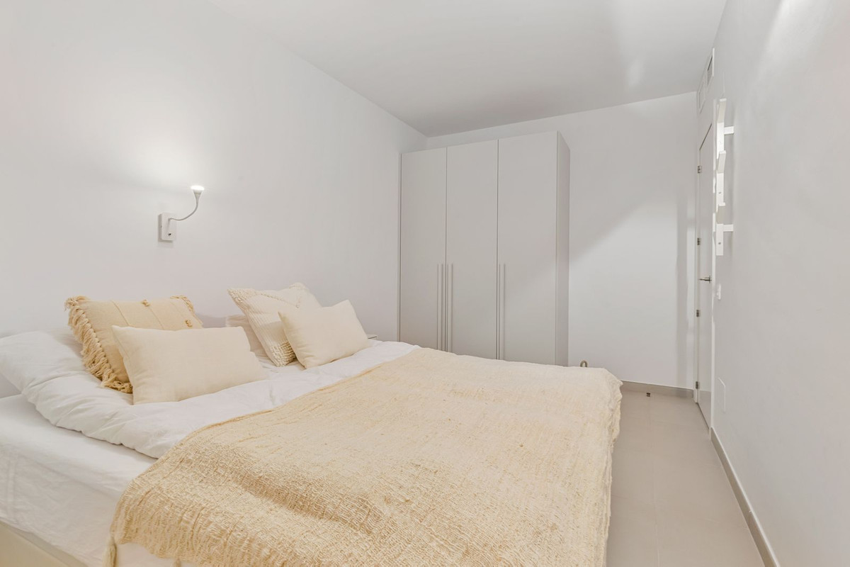 3 Bed Apartment for sale in Benalmadena Costa Costa Del Sol, Málaga, Spain
