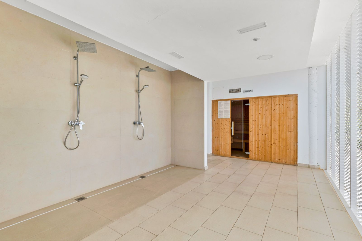 3 Bed Apartment for sale in Benalmadena Costa Costa Del Sol, Málaga, Spain