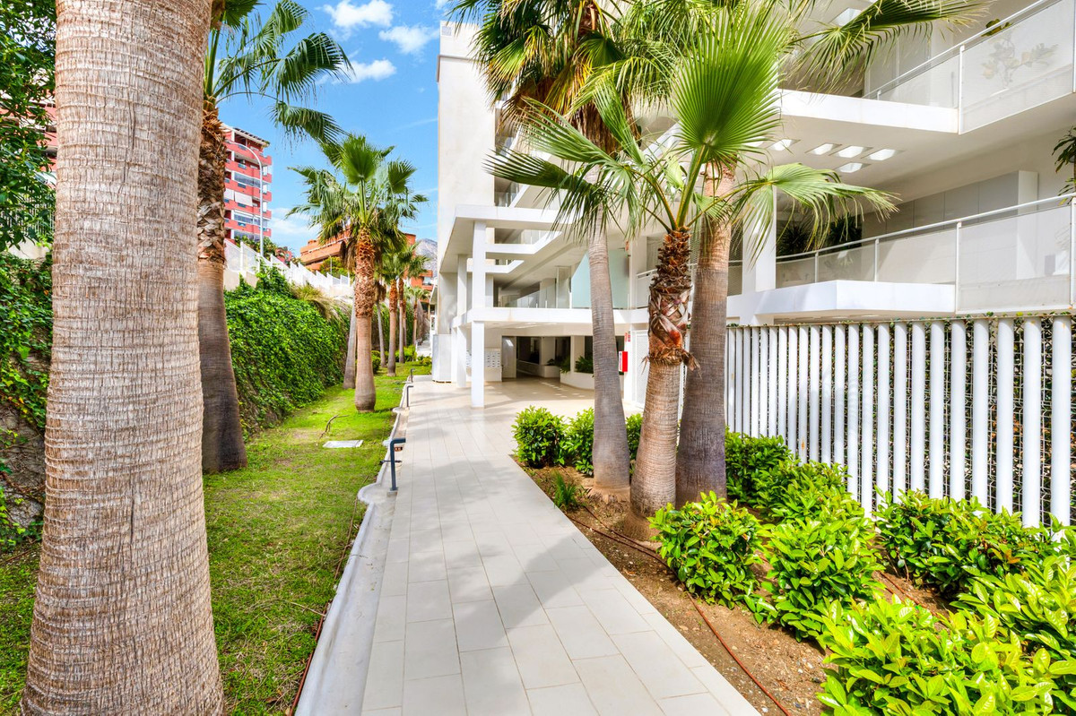 3 Bed Apartment for sale in Benalmadena Costa Costa Del Sol, Málaga, Spain